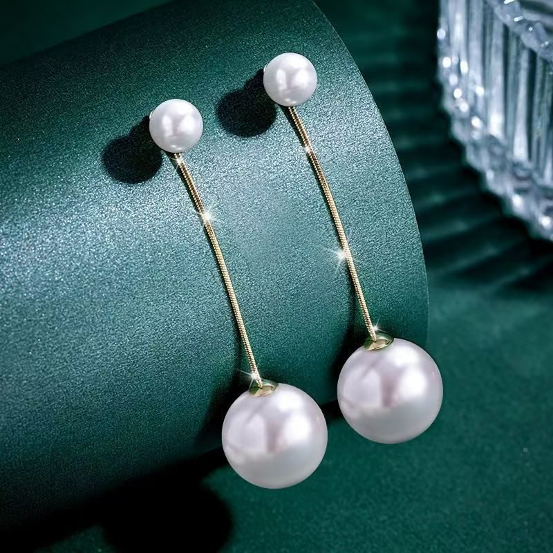 Sutyen pearl drop earrings